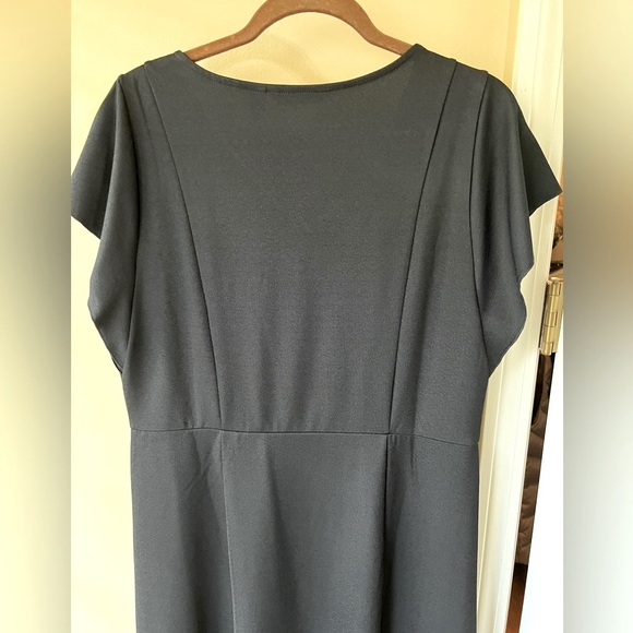 New Issac Mizrahi size M 10 12 black dress soft v-neck flutter sleeve - Picture 13 of 16